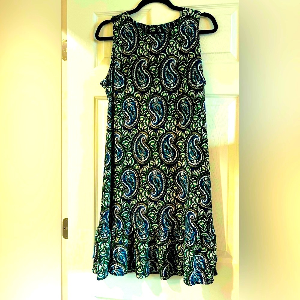 Tommy Hilfiger sleeveless paisley dress in size 12 in Excellent condition